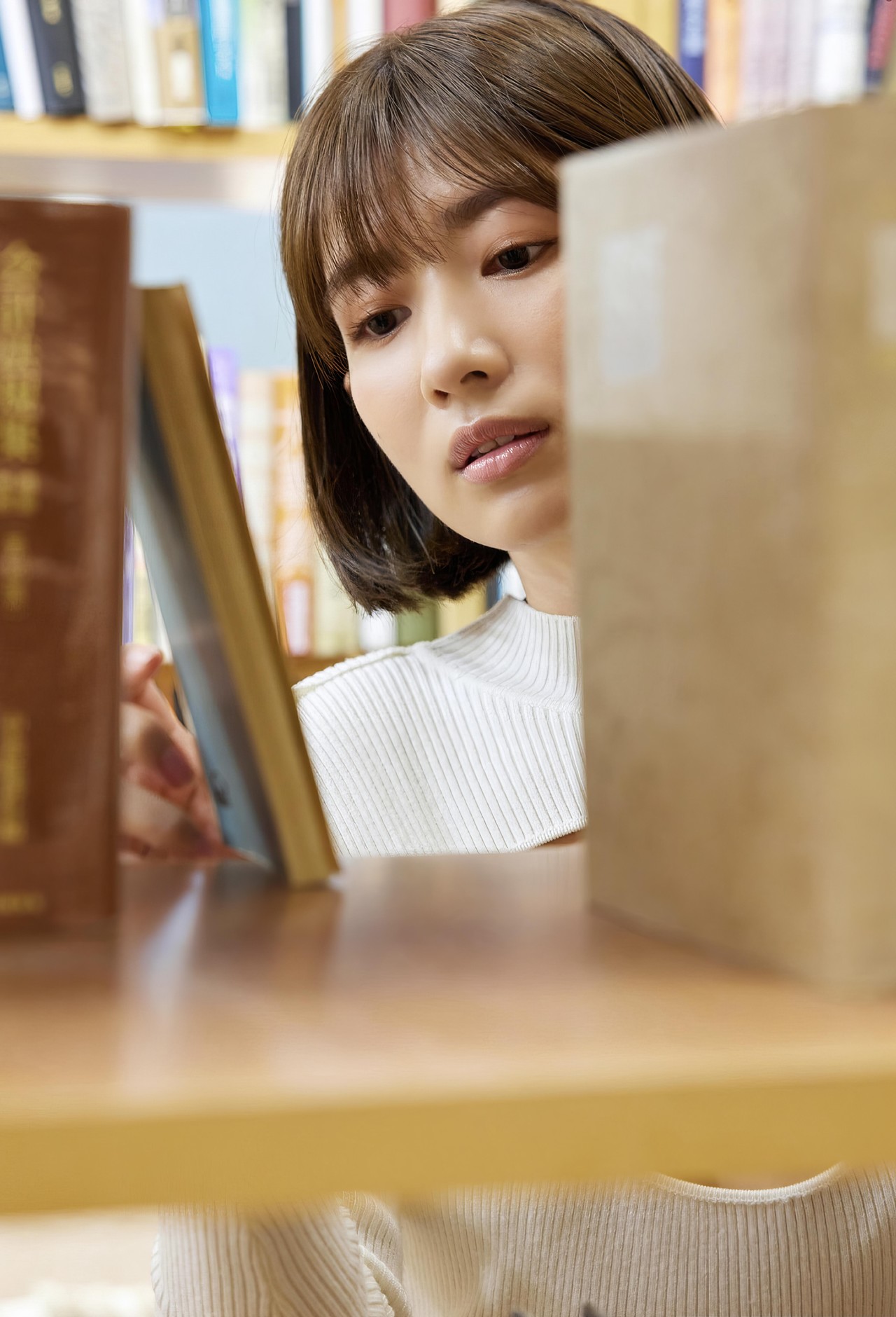 Mai Ishioka 石冈真衣, 解禁グラビア写真集 先生のこと、好きになってくれた [54P]