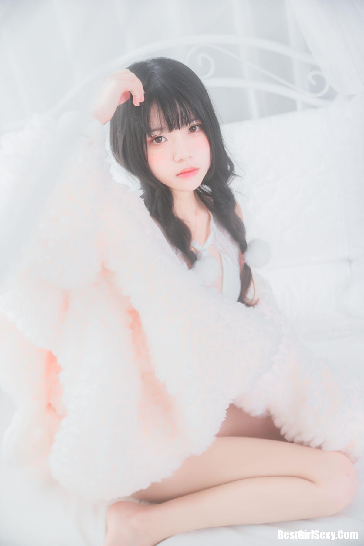 Coser@桜桃喵 Vol.014 冬眠2018系列-纯白私房