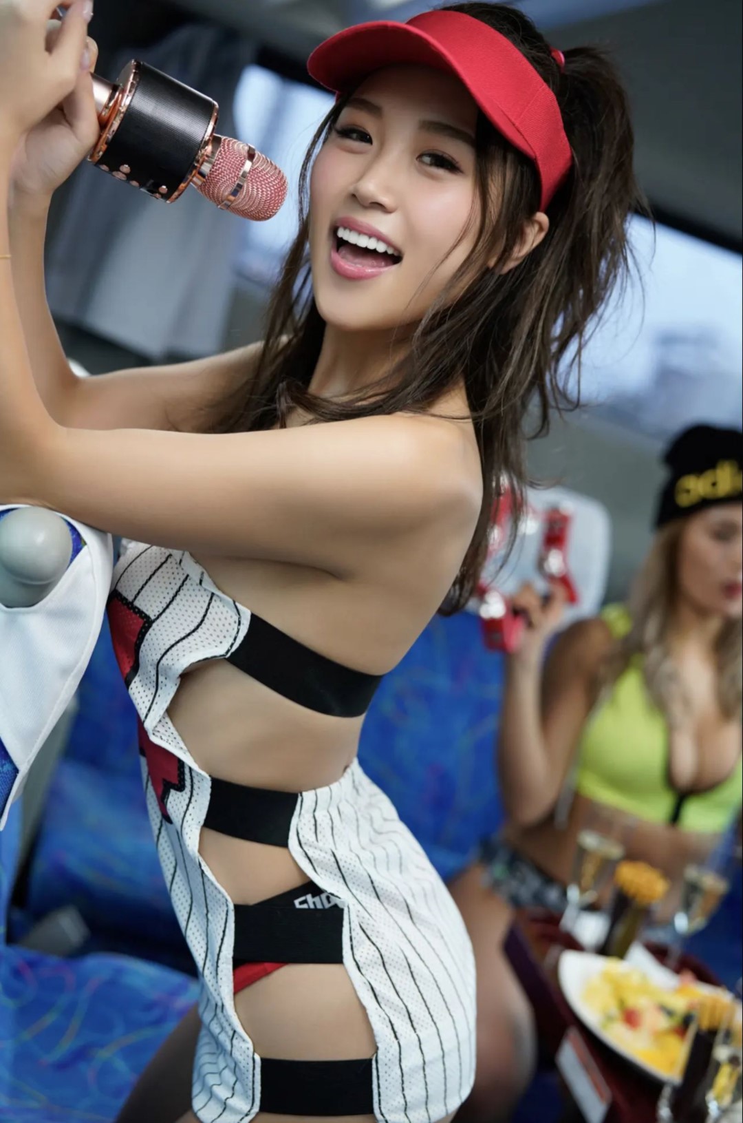 サイバージャパンダンサーズ アナタと一緒に温泉バスツアー vol.1 [54P]