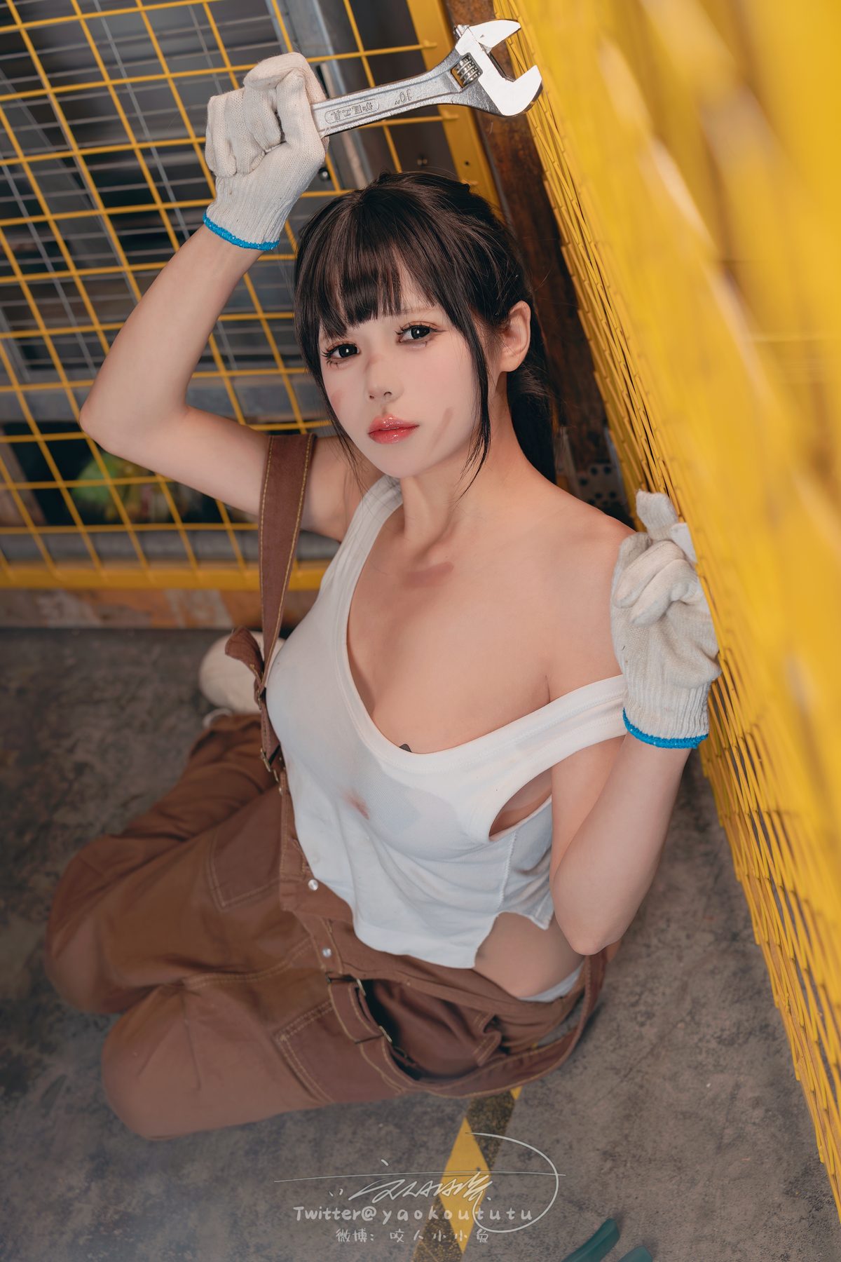 Coser@黏黏团子兔 – 机车修理工 Shake it