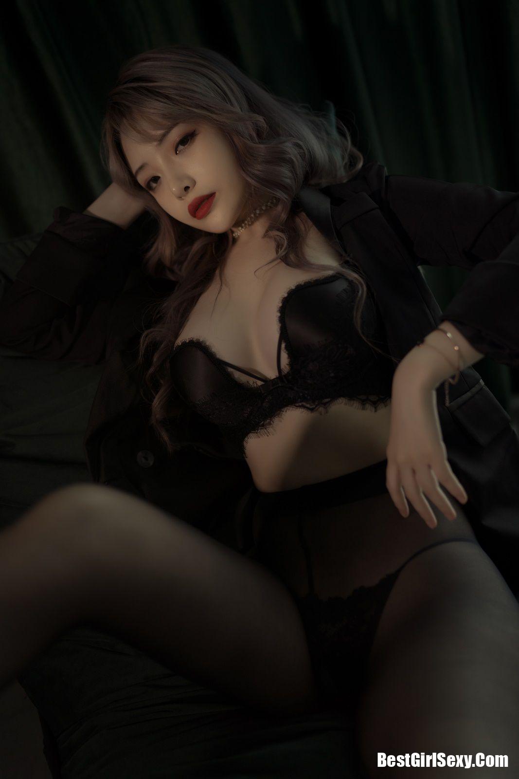 Coser@雯妹不讲道理 玫瑰内衣+西装