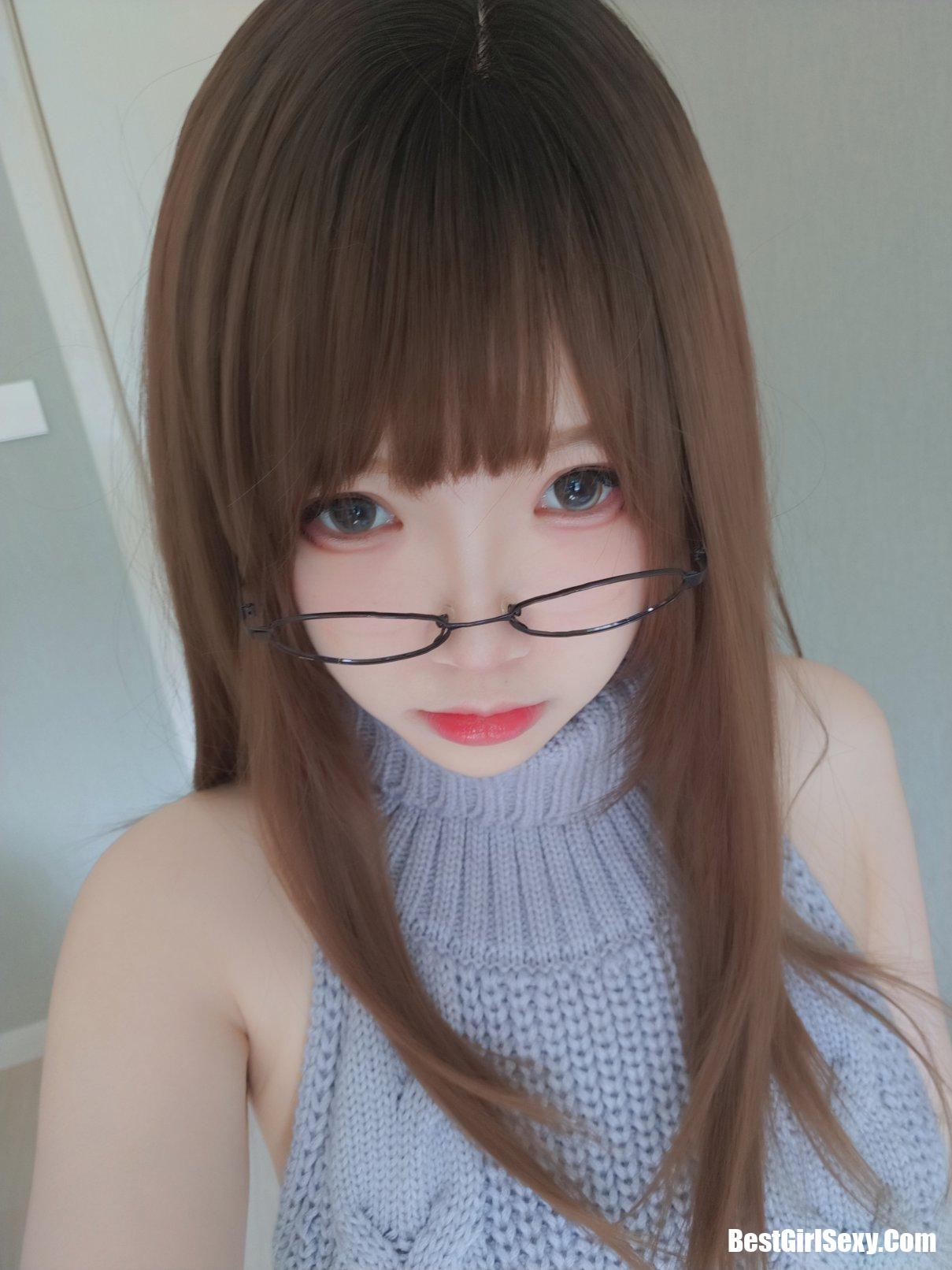 Coser@雪晴Astra Vol.021 黑丝漏背毛衣