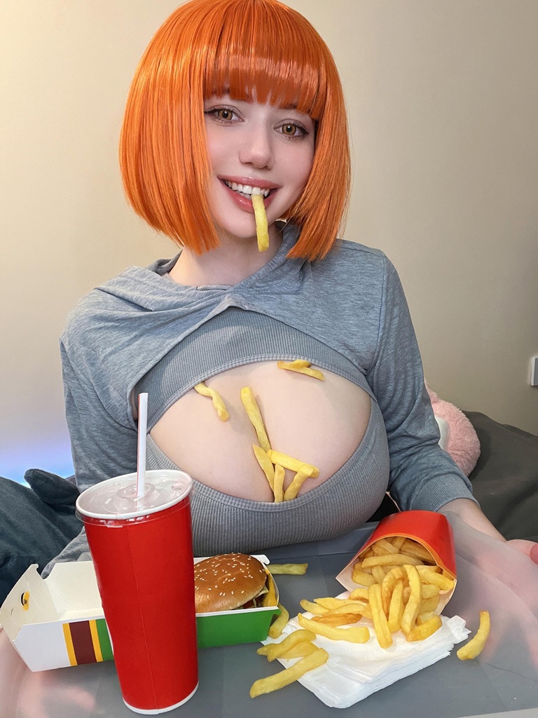 Alina Becker – McDonald's Mommy [44P]