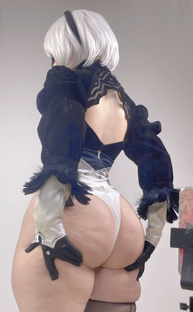 Peachuu Cosplay – 2B