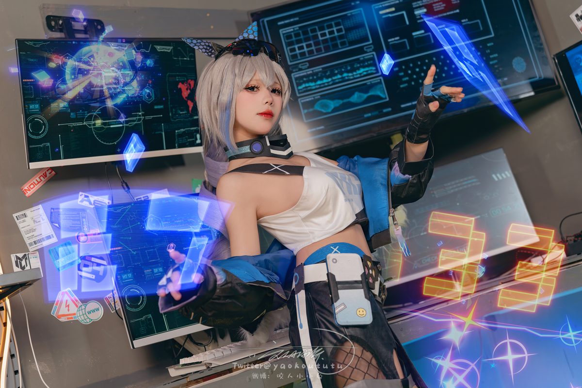 Coser@黏黏团子兔 – 崩铁·银狼Gentleman