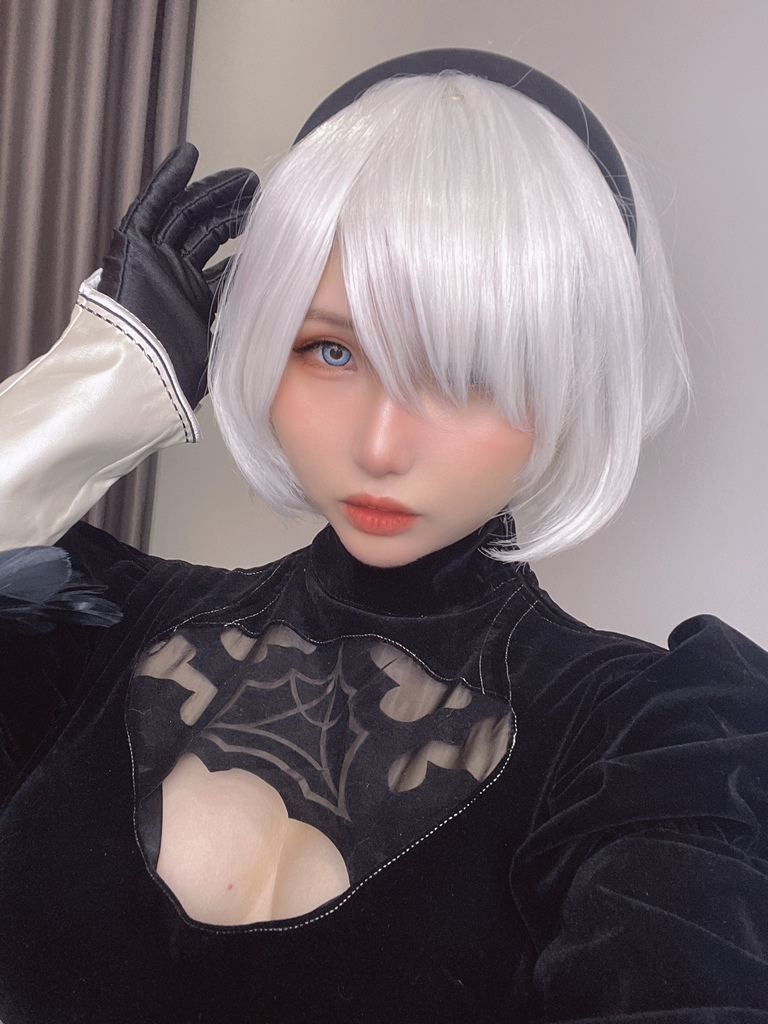 Peachuu Cosplay – 2B