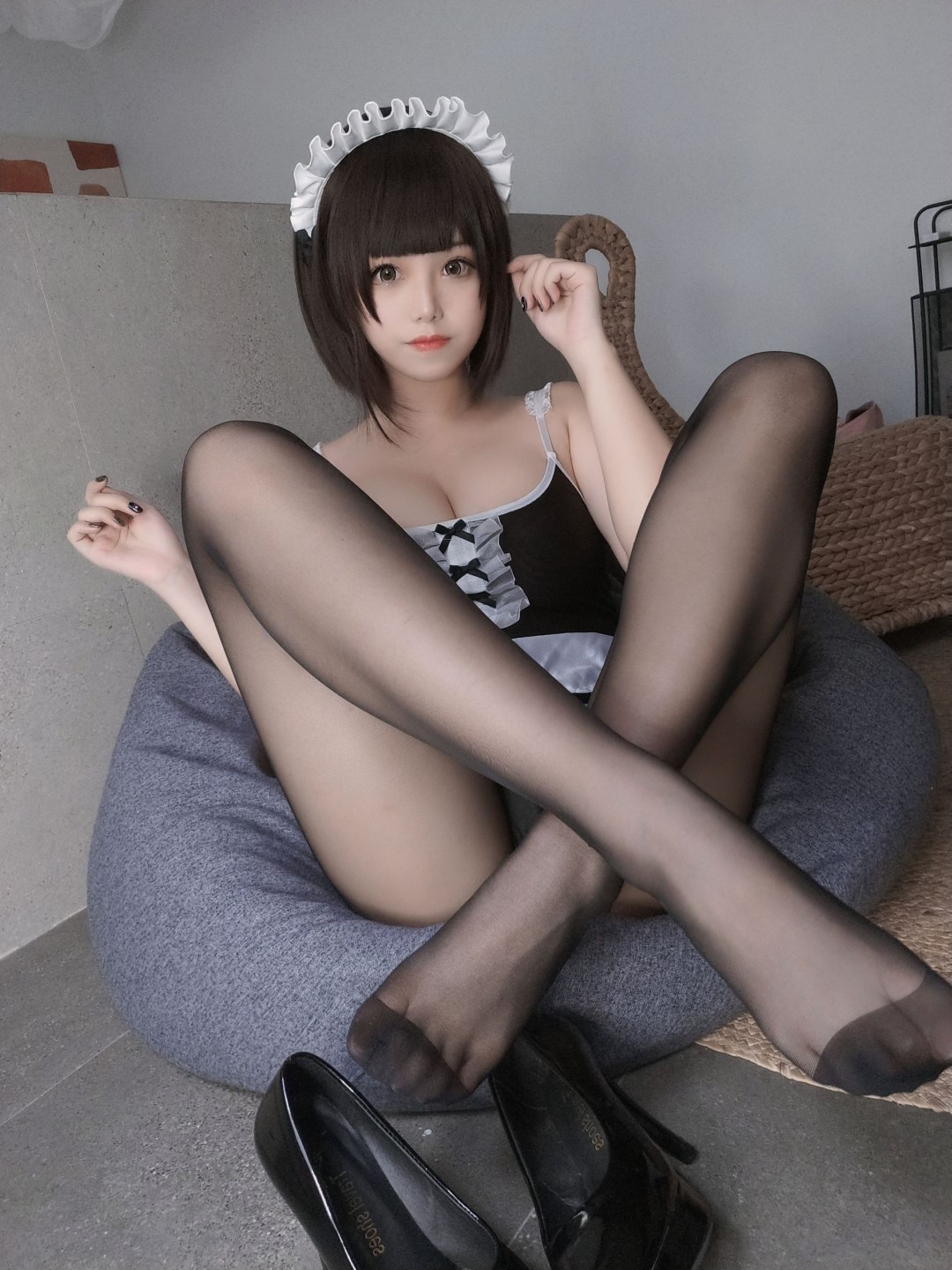 蜜汁猫裘 NO.054 女仆 [42P]