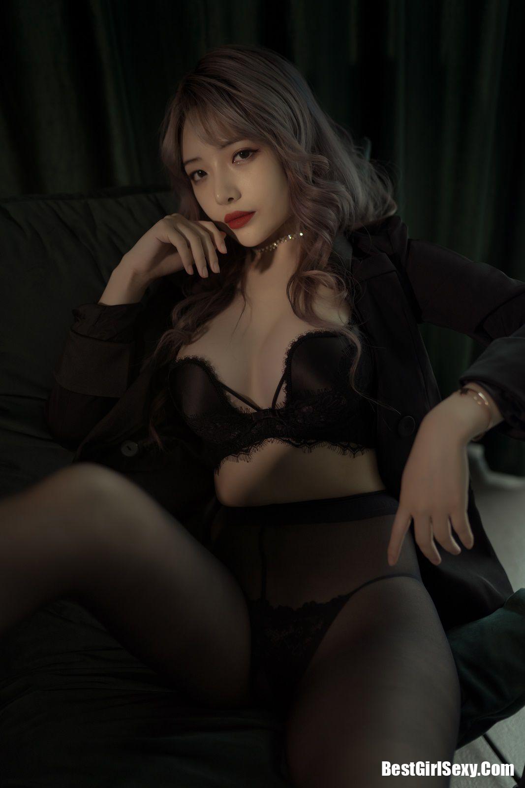 Coser@雯妹不讲道理 玫瑰内衣+西装