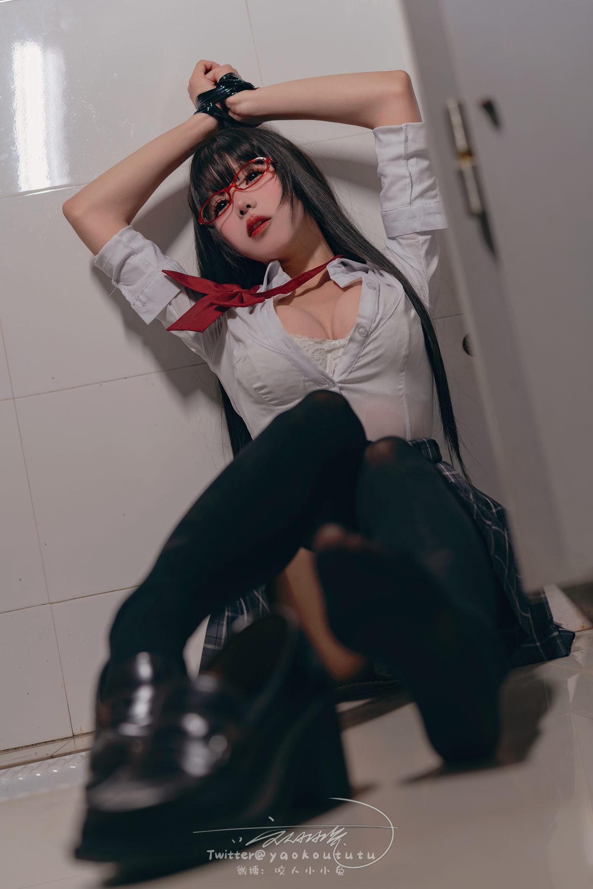 Coser@黏黏团子兔 – 电车惊魂 And 期待