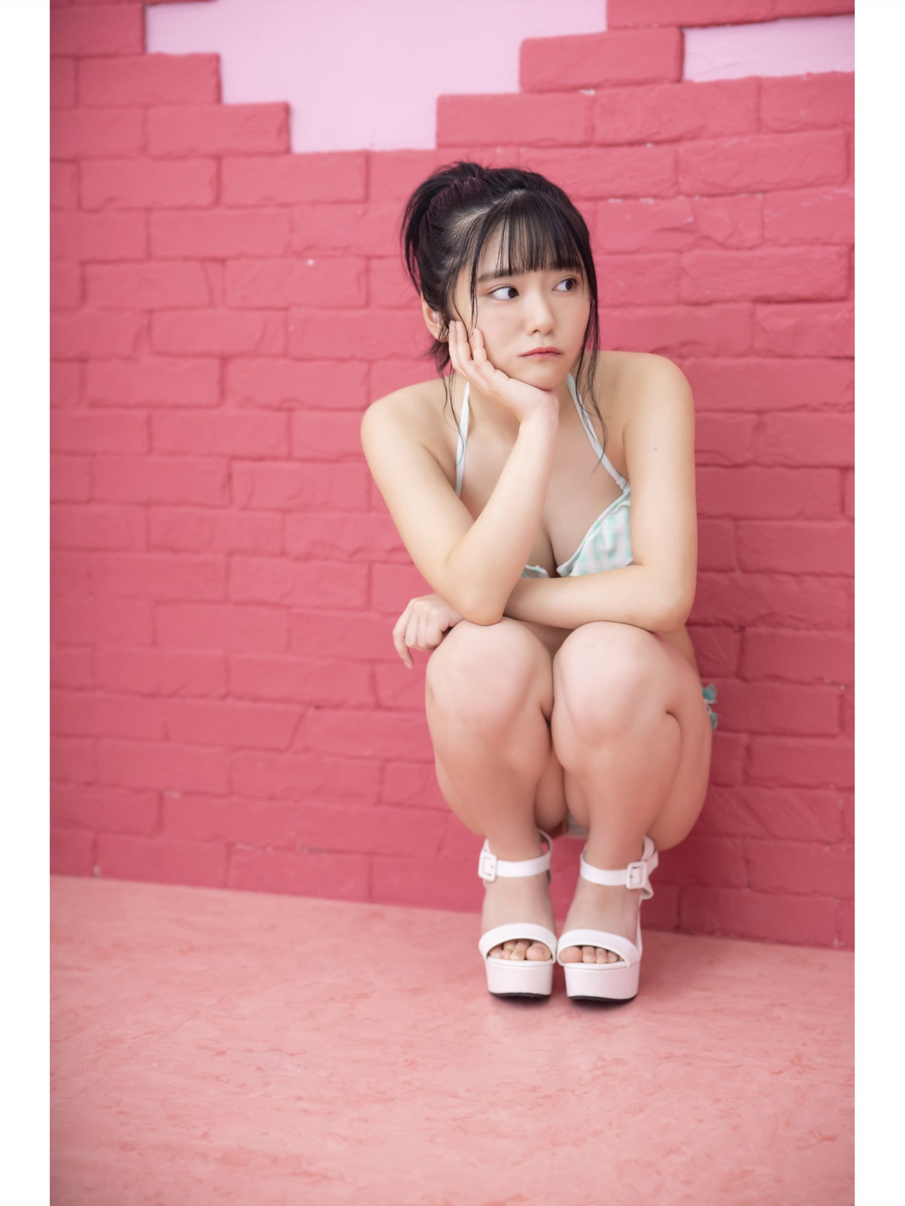 岡田彩夢 デジタル写真集 キミとキャンバスライフ [49P]