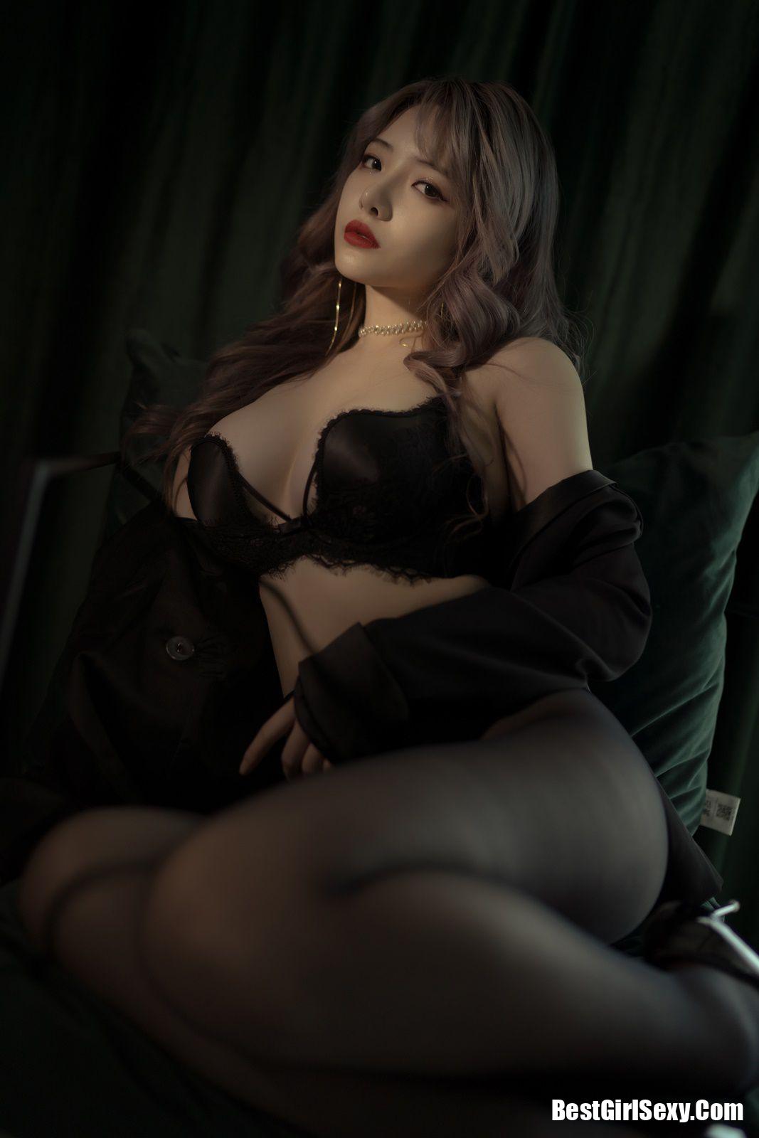 Coser@雯妹不讲道理 玫瑰内衣+西装