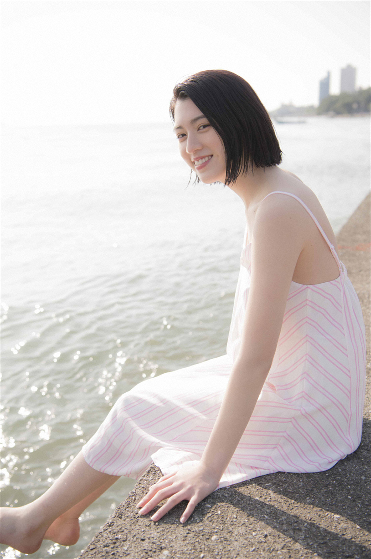 Ayaka Miyoshi 三吉彩花, デジタル写真集 「空をこえて」 Set.02 [35P]