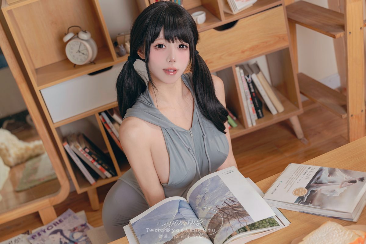 Coser@黏黏团子兔 – 小灰兔