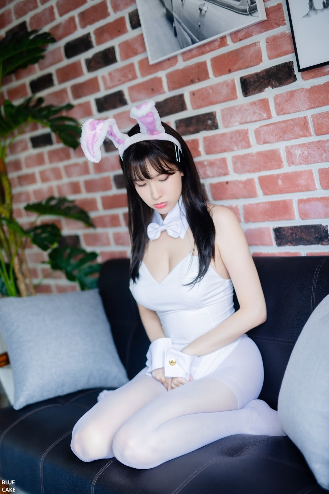 Lee Ahrin 이아린, [BLUECAKE] WHITE & BLACK BUNNY Set.01 [62P]