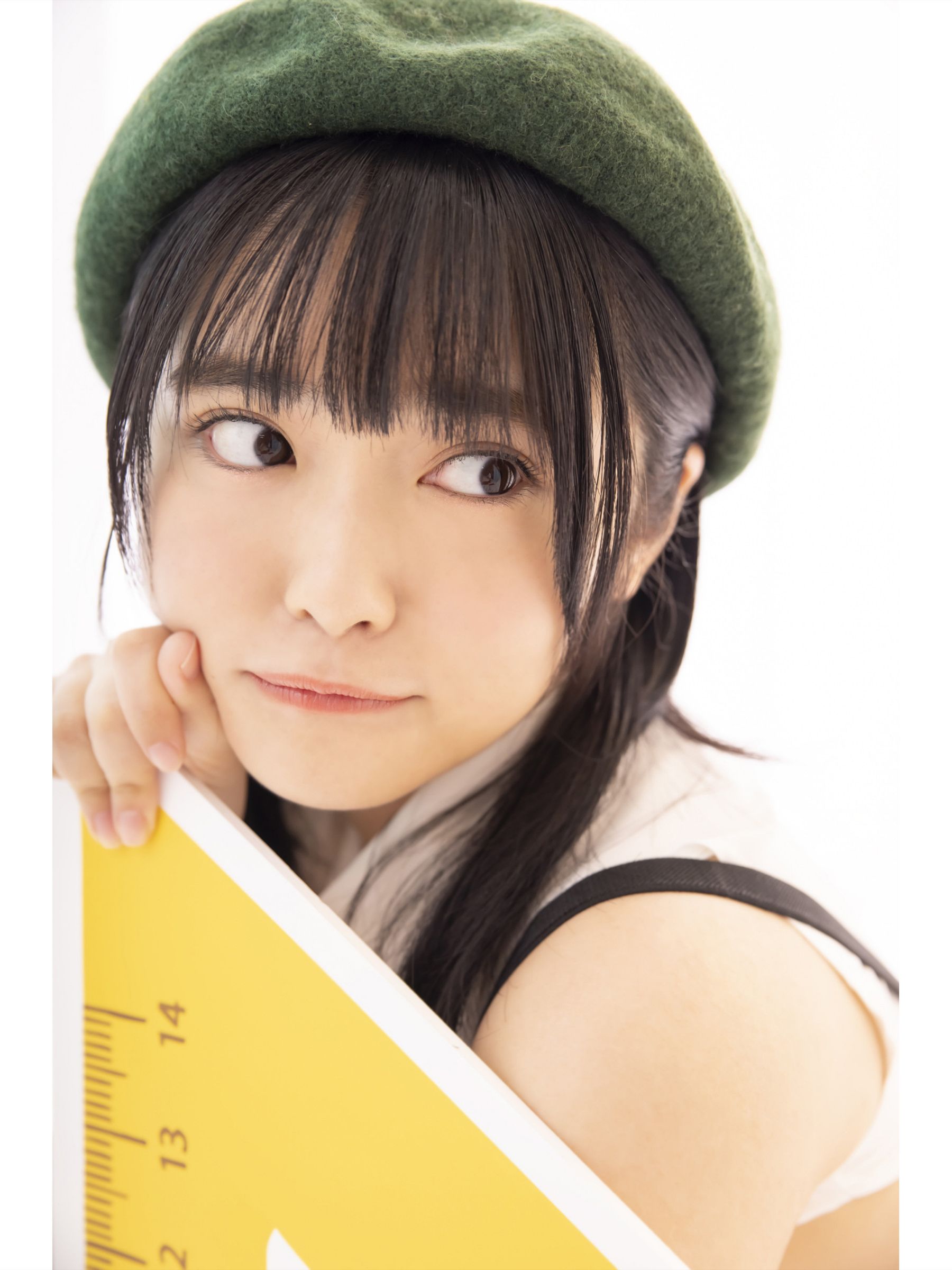岡田彩夢 デジタル写真集 キミとキャンバスライフ [49P]