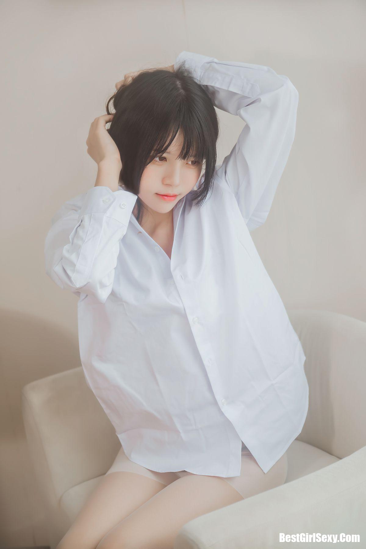 Coser@桜桃喵 Vol.072 白衬衫散发