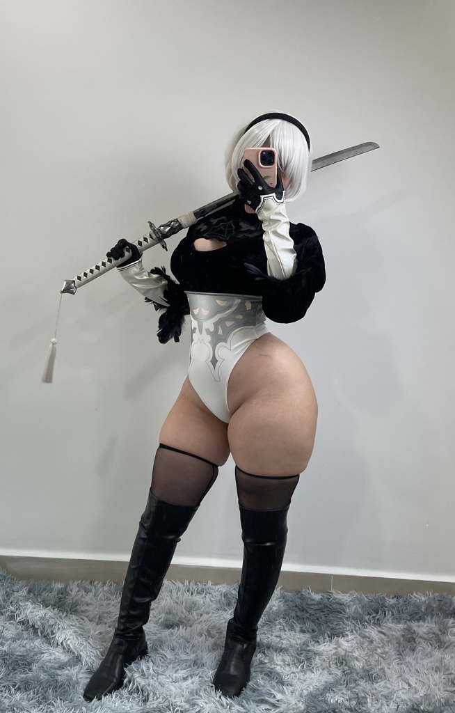 Peachuu Cosplay – 2B