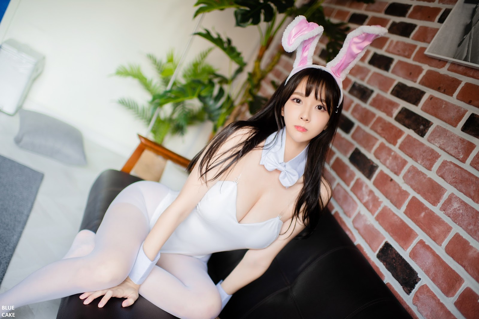 Lee Ahrin 이아린, [BLUECAKE] WHITE & BLACK BUNNY Set.01 [62P]