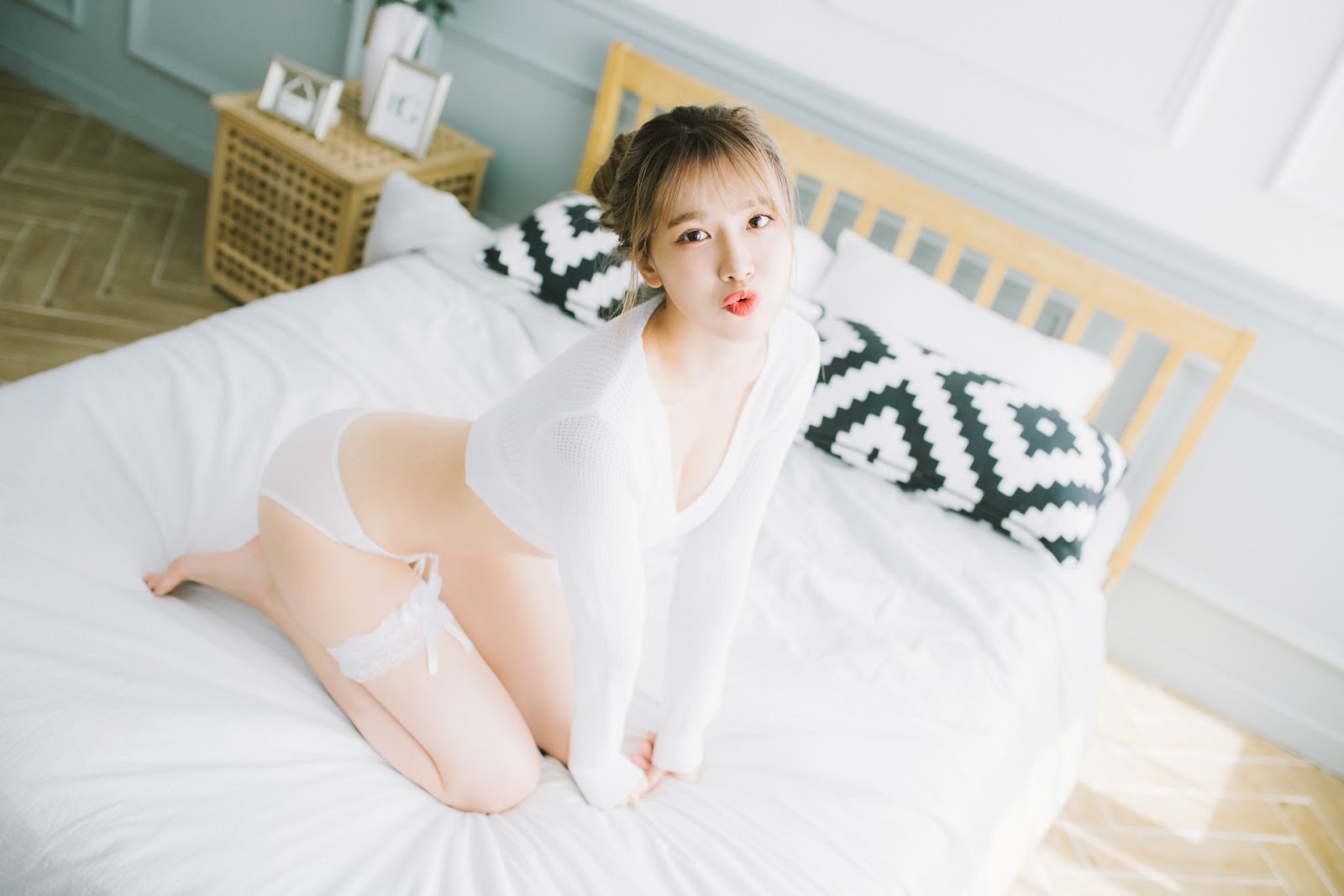 Lee Ahrin 이아린, [Moon Night Snap] The present Chapter.03 [37P]