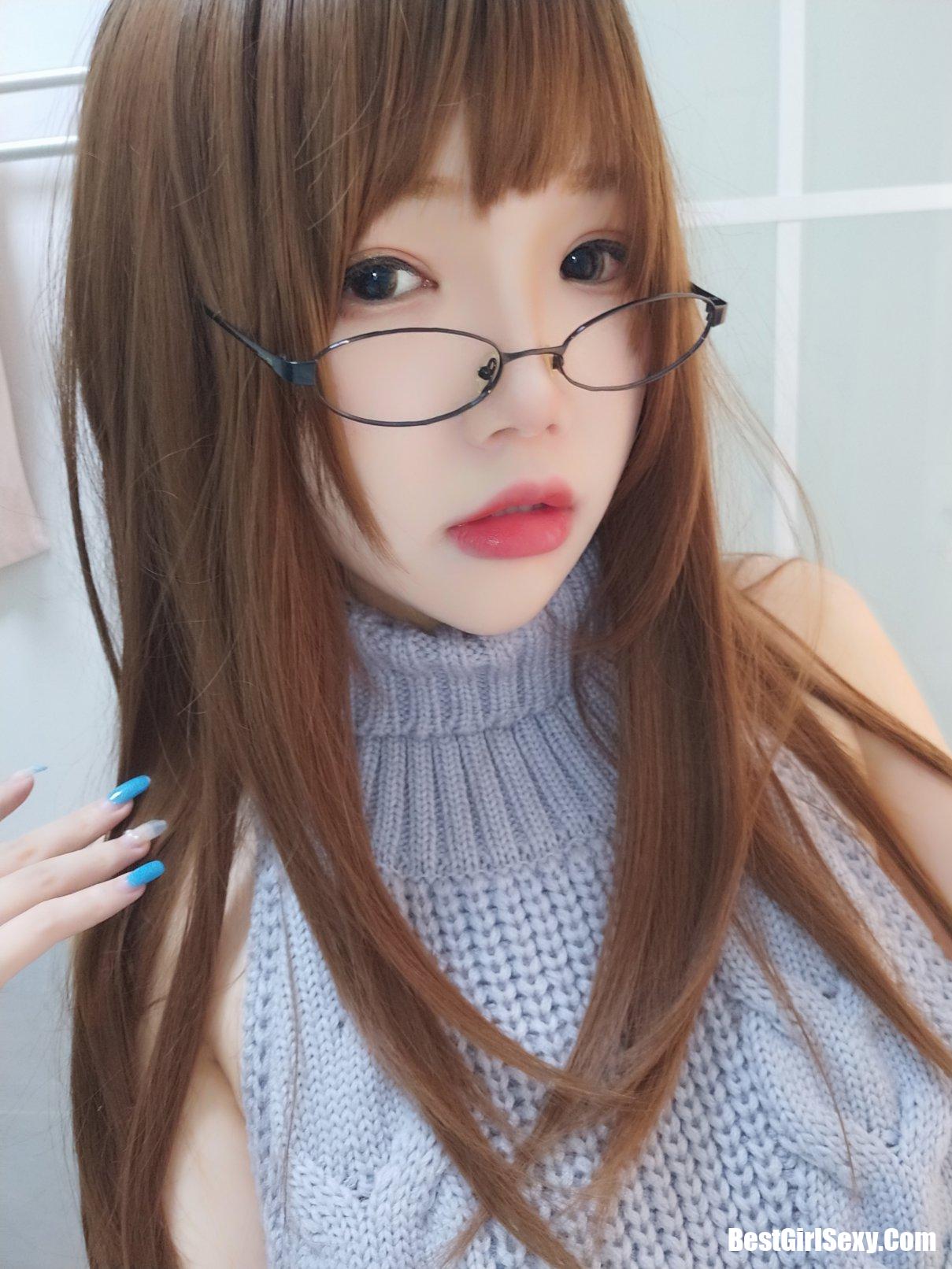 Coser@雪晴Astra Vol.021 黑丝漏背毛衣