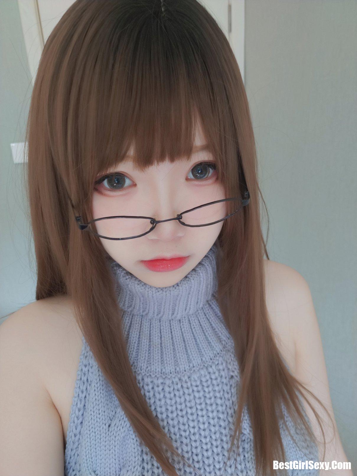 Coser@雪晴Astra Vol.021 黑丝漏背毛衣