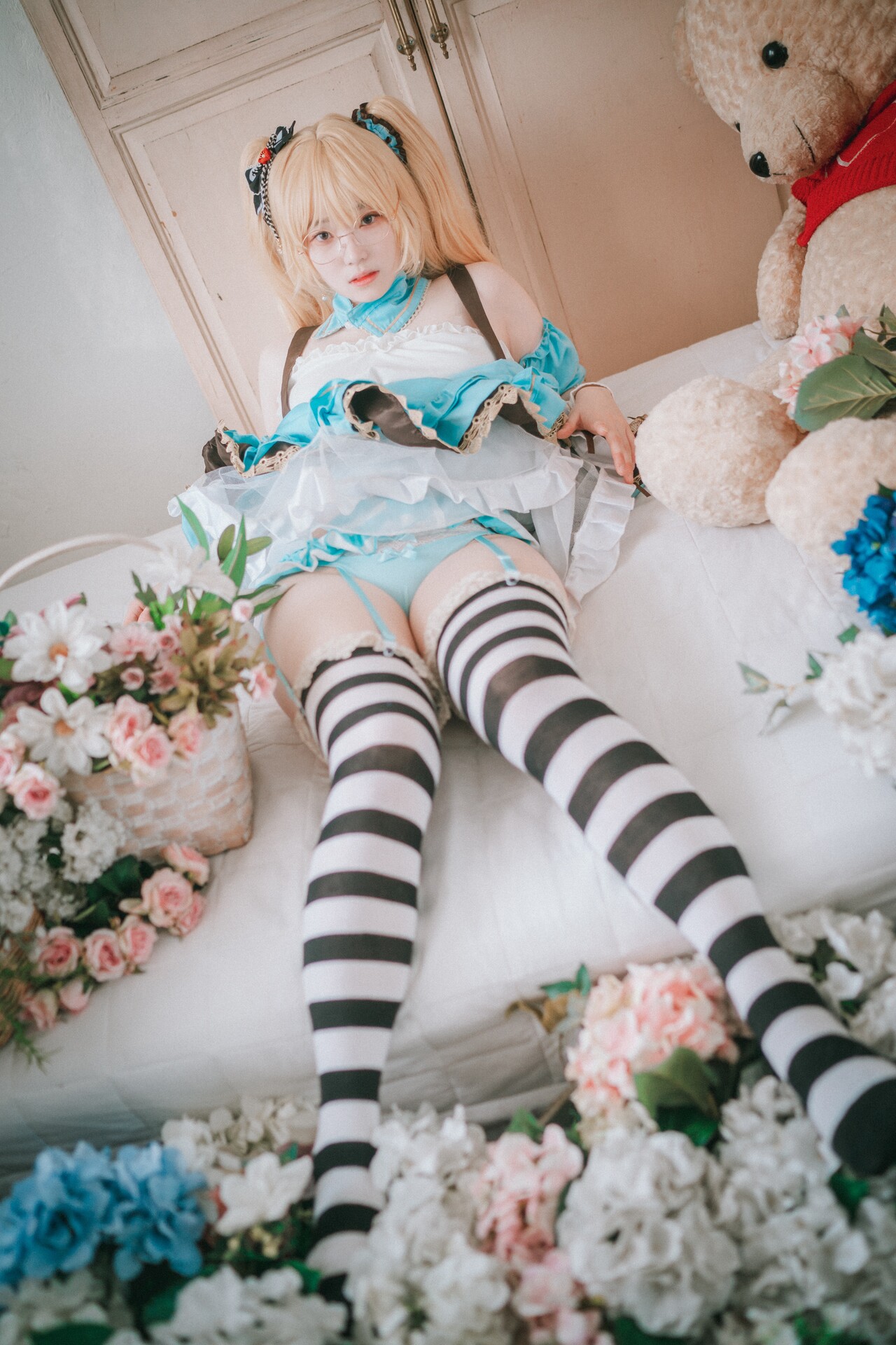 Bambi 밤비, [DJAWA] Alice in Glasses (Alice in Wonderland) [49P]