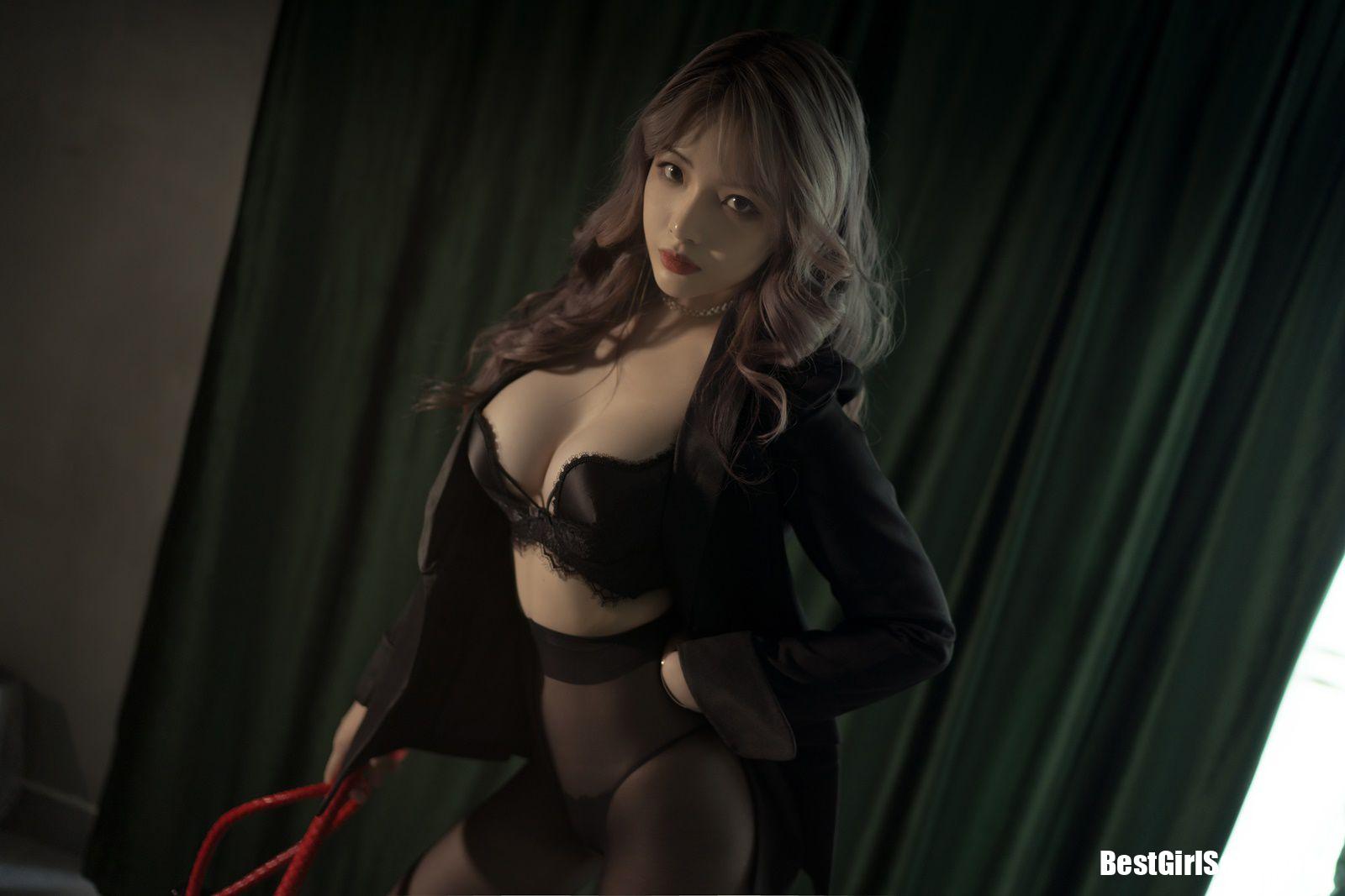 Coser@雯妹不讲道理 玫瑰内衣+西装