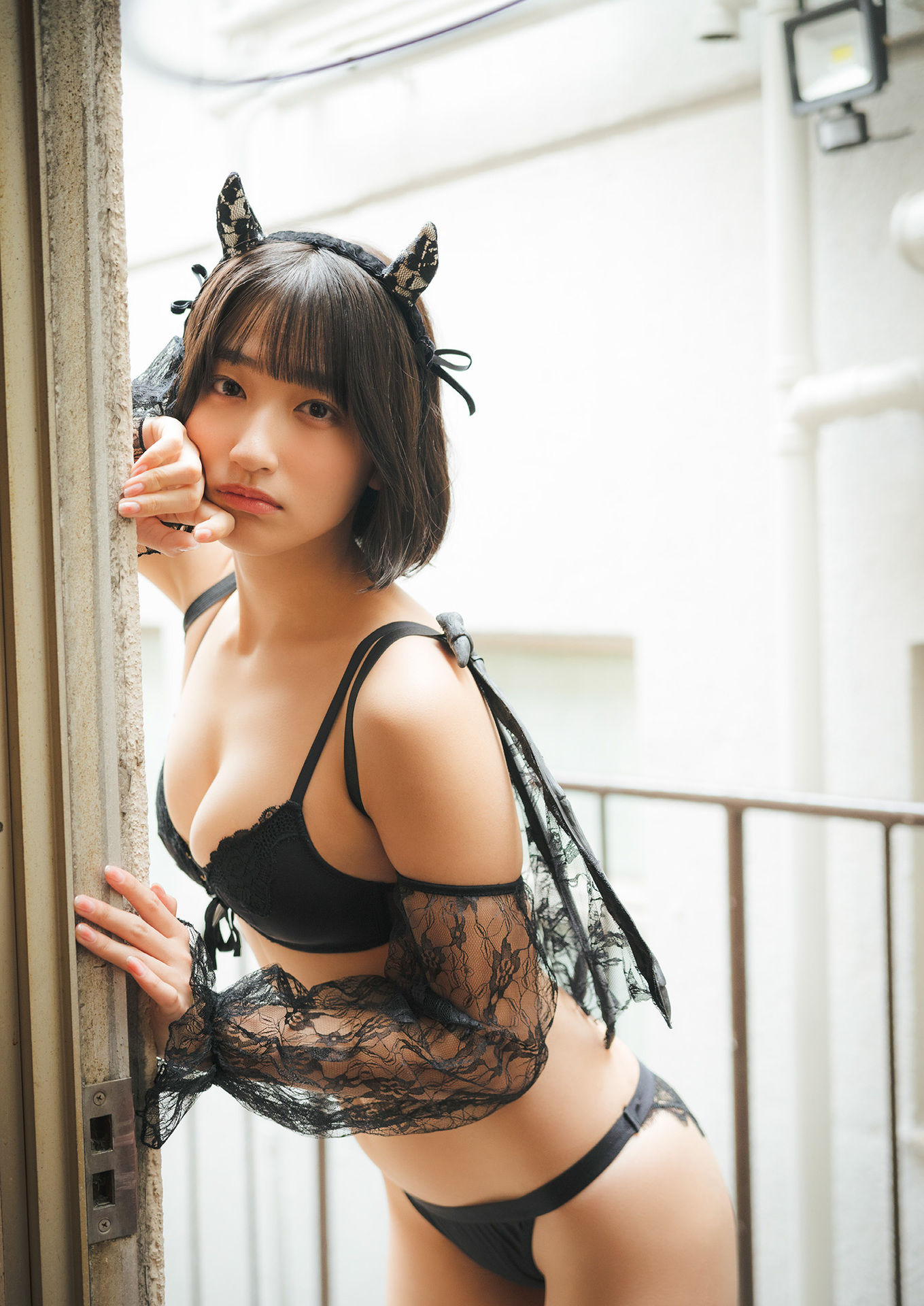 Akira Mizuno 水野瞳 – MAKE SOME LOVE!