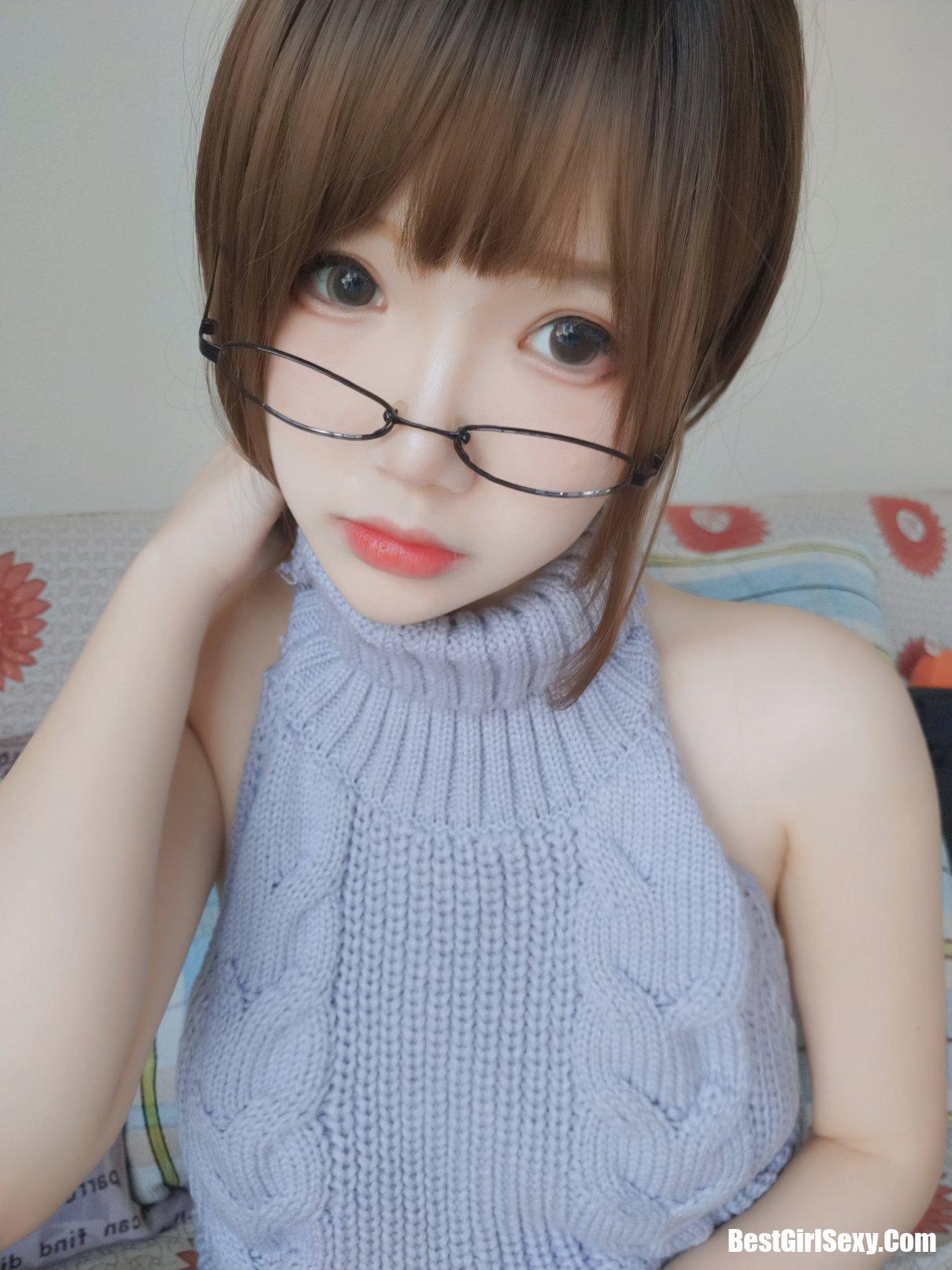 Coser@雪晴Astra Vol.021 黑丝漏背毛衣