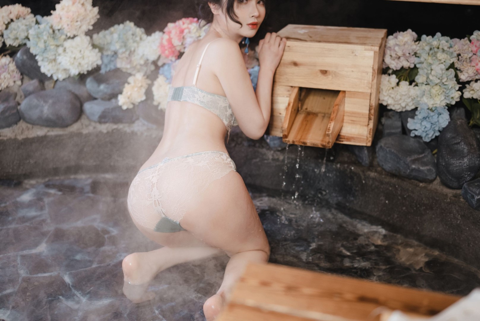 凉凉子温泉旅行 [31P]