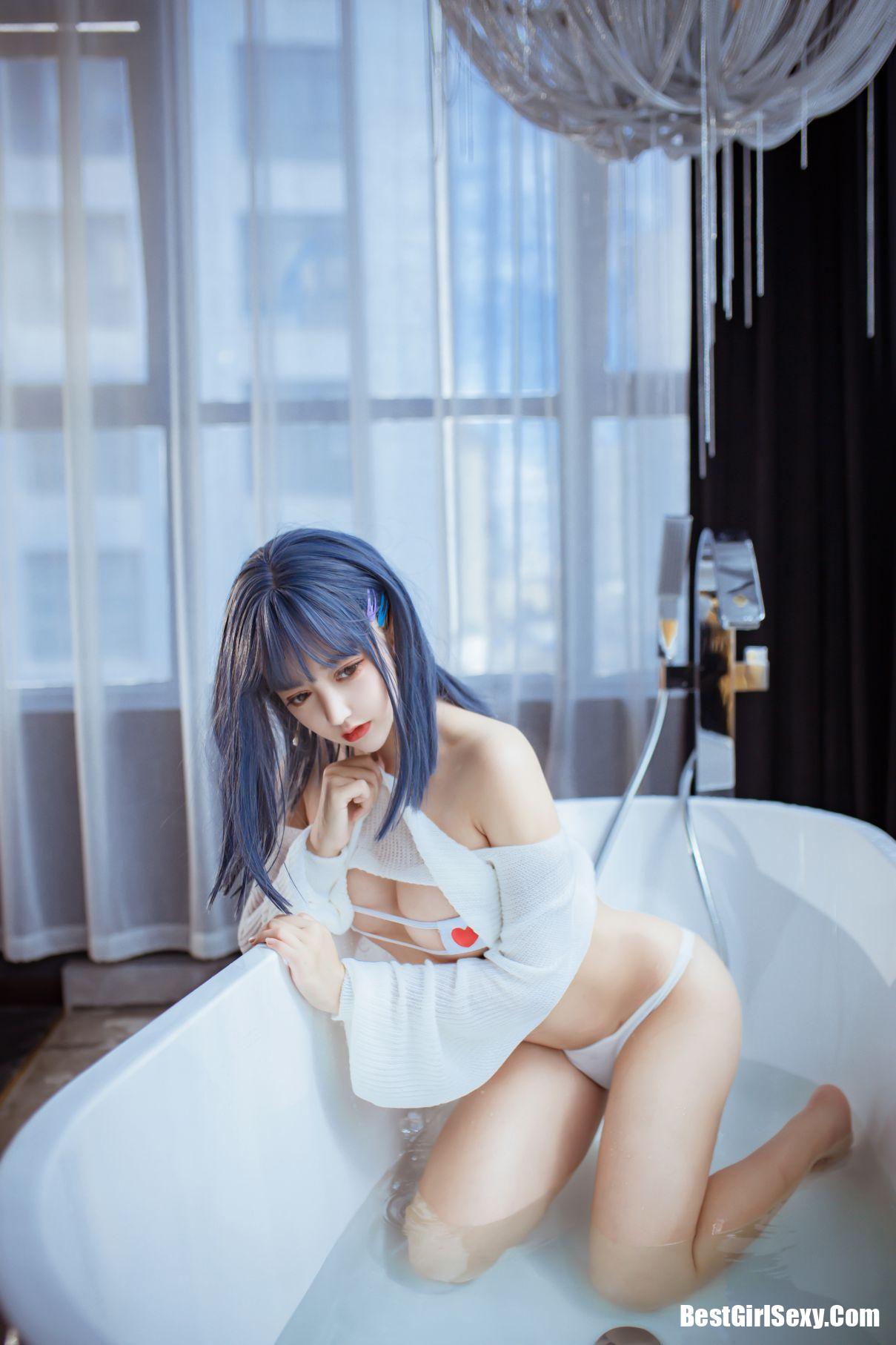 Coser@过期米线线喵 浴缸