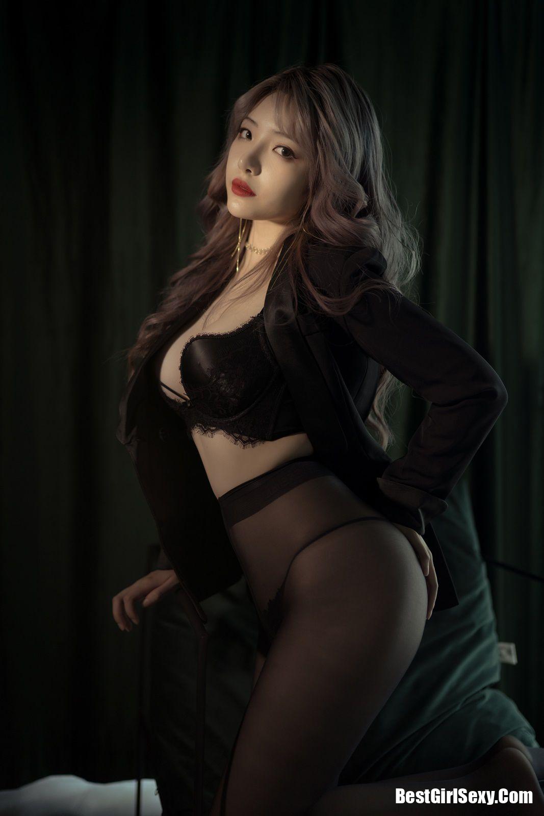 Coser@雯妹不讲道理 玫瑰内衣+西装