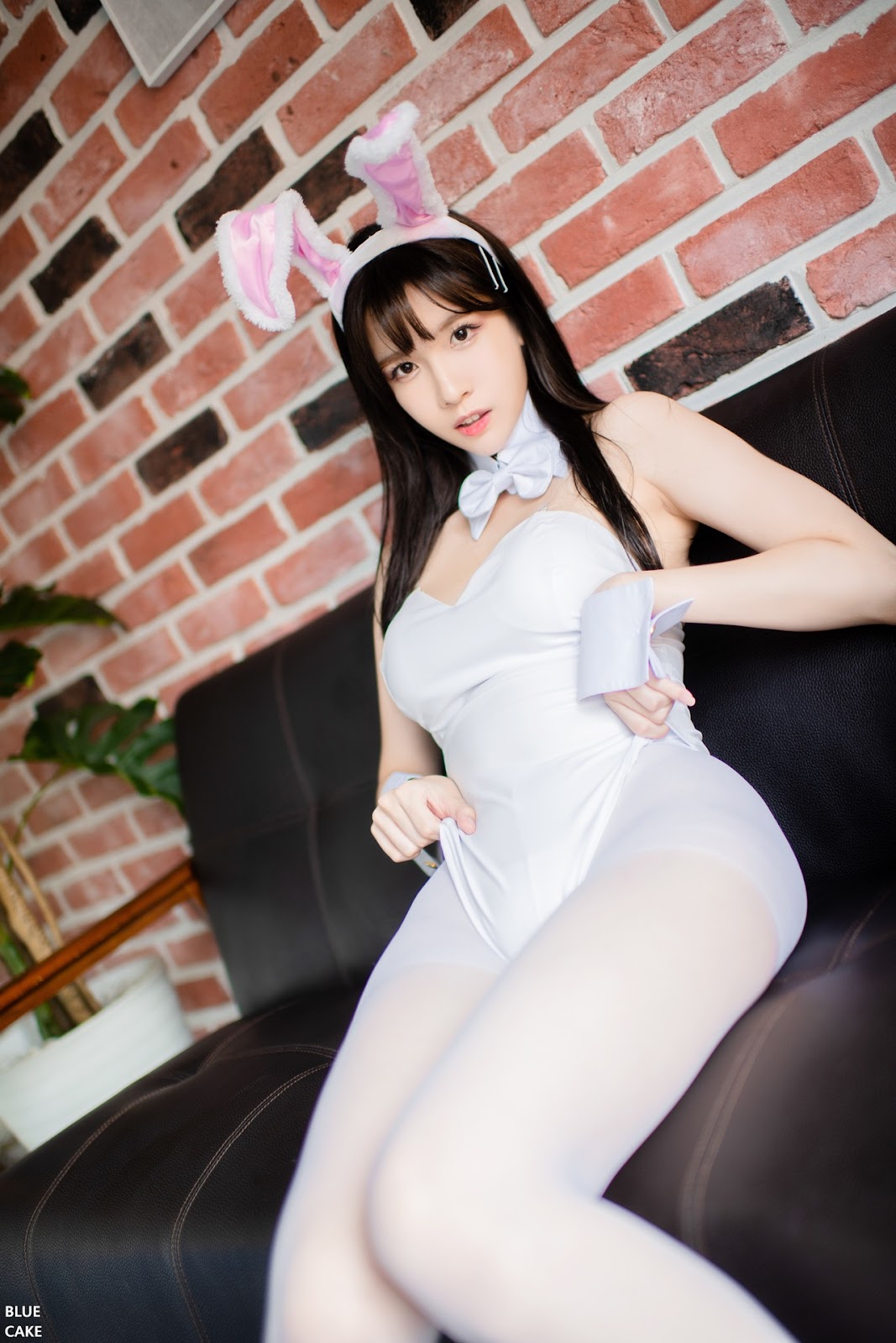 Lee Ahrin 이아린, [BLUECAKE] WHITE & BLACK BUNNY Set.01 [62P]