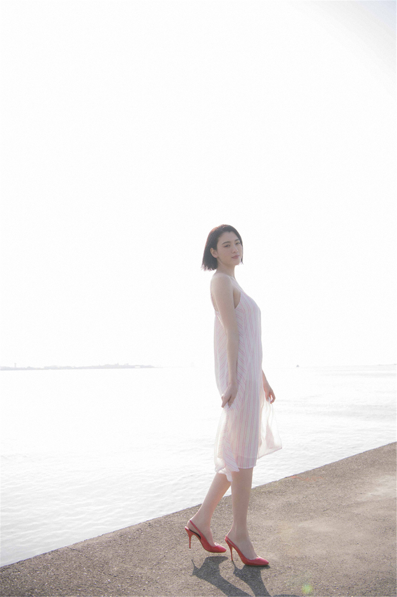 Ayaka Miyoshi 三吉彩花, デジタル写真集 「空をこえて」 Set.02 [35P]