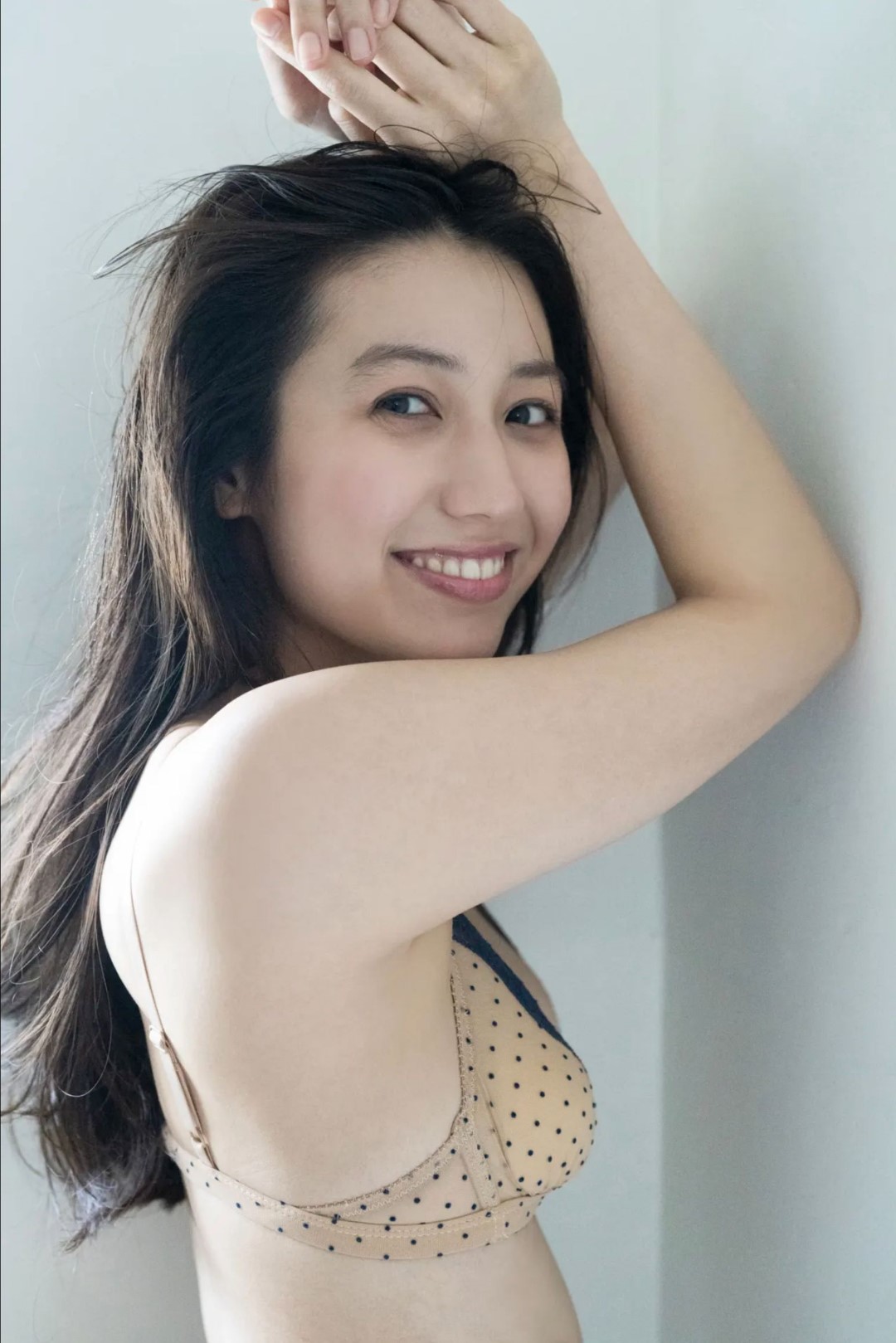 佐藤あいり 『艶めく素肌 vol.1』 [60P]