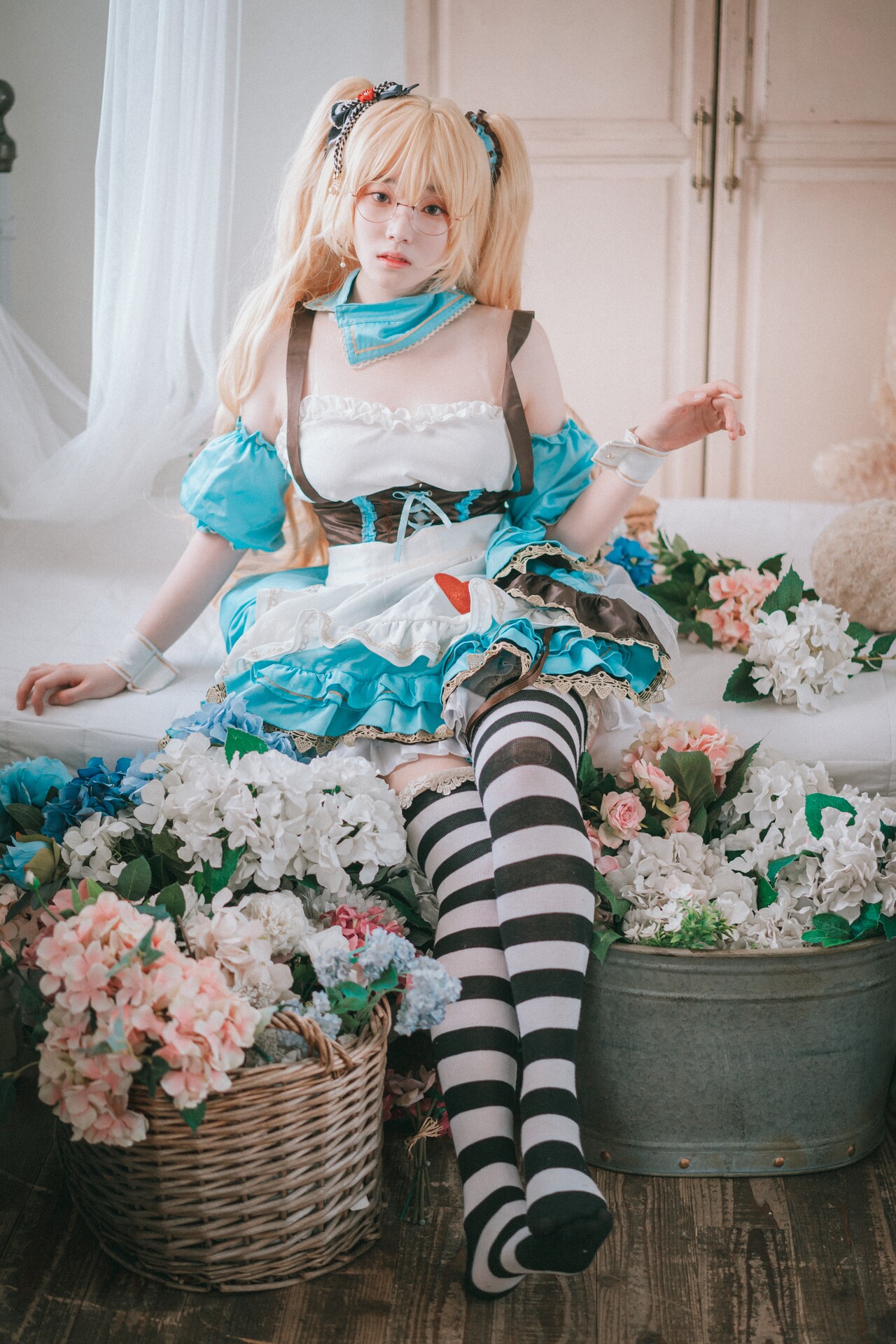 Bambi 밤비, [DJAWA] Alice in Glasses (Alice in Wonderland) [49P]