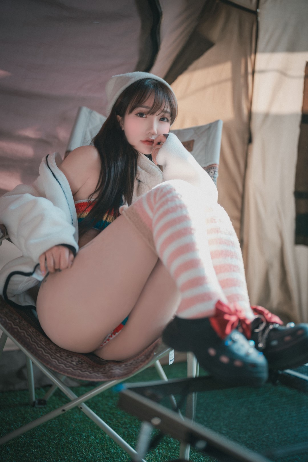 孙樂樂 YEEUN - Romantic Winter Glamping [155P]