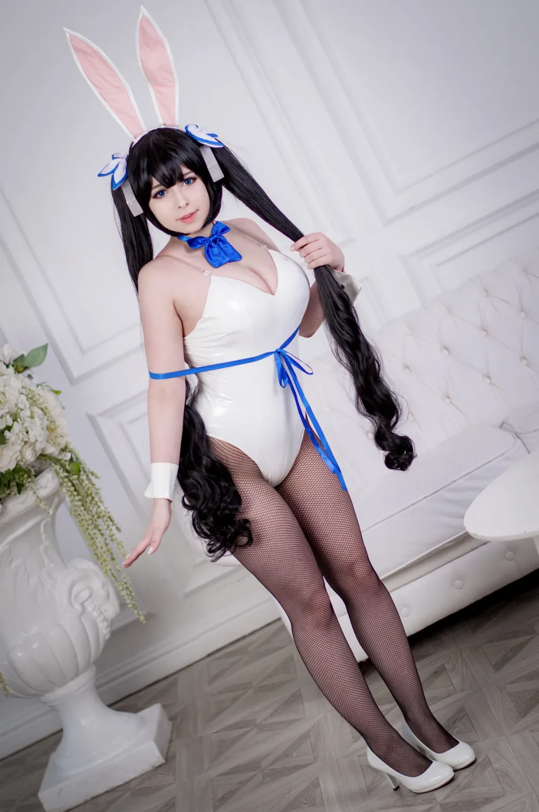 俄罗斯Coser美女Yoshinobi-Hestia Bunny主题兔女郎装扮白色高叉连体衣配黑丝网袜诱惑写真 [45P]