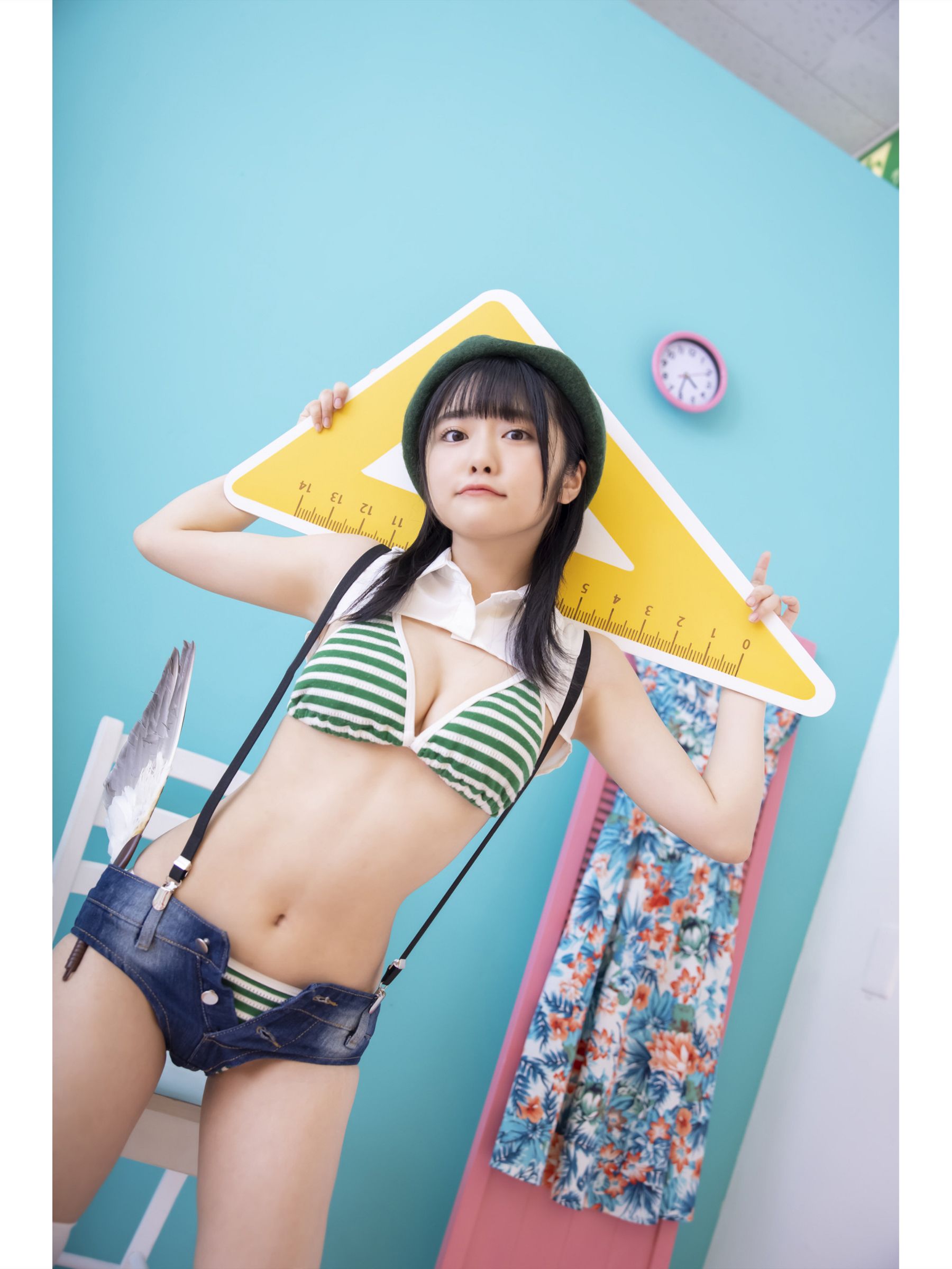 岡田彩夢 デジタル写真集 キミとキャンバスライフ [49P]