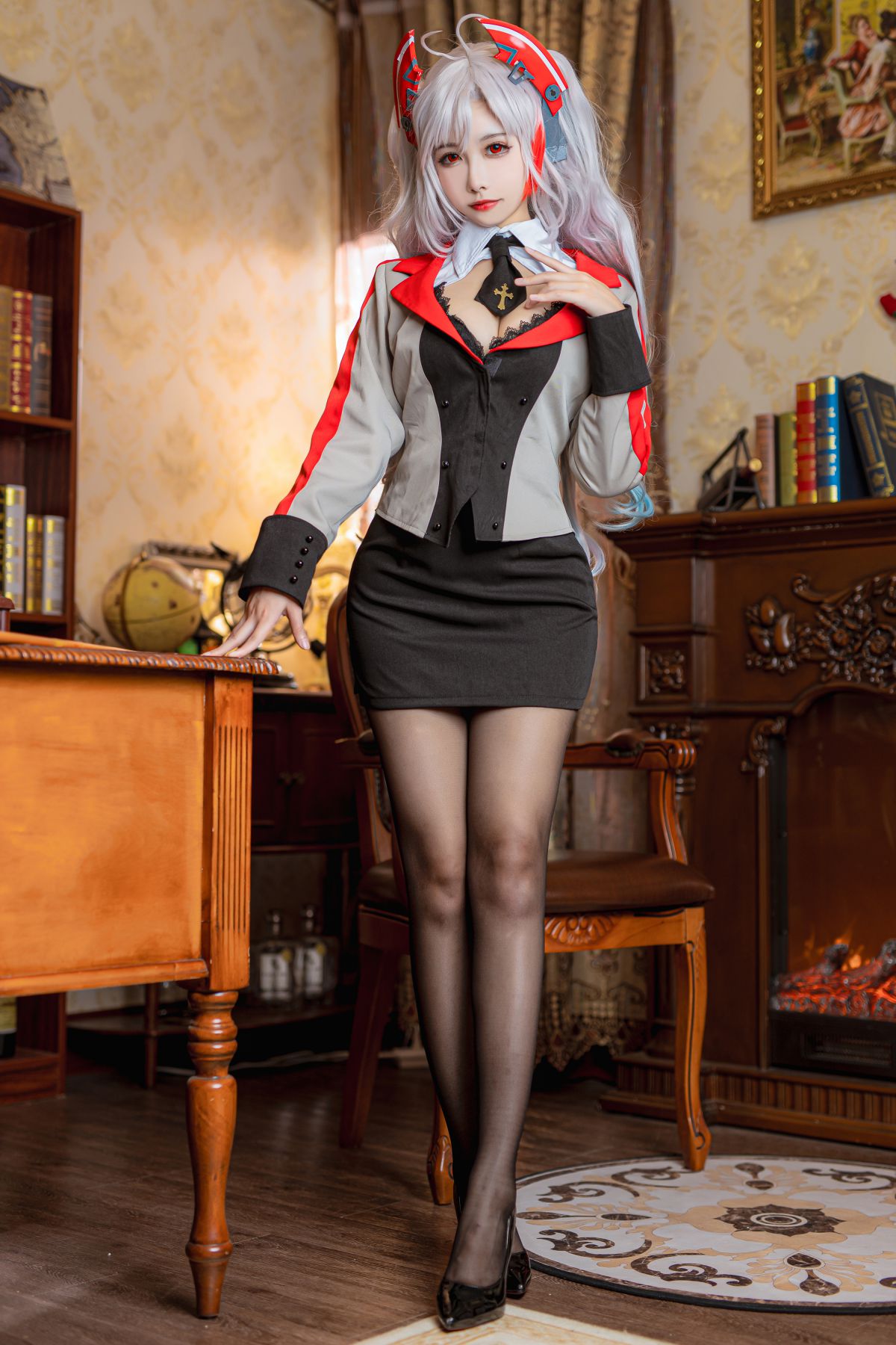 Coser@Momoko葵葵 教师