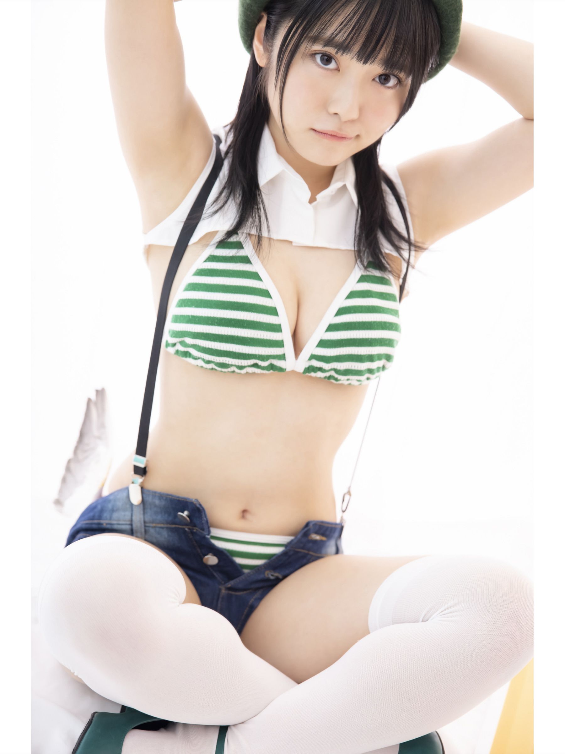 岡田彩夢 デジタル写真集 キミとキャンバスライフ [49P]