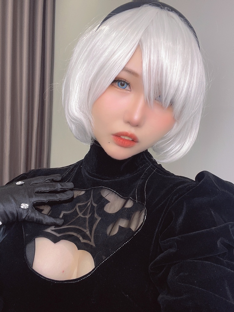 Peachuu Cosplay – 2B