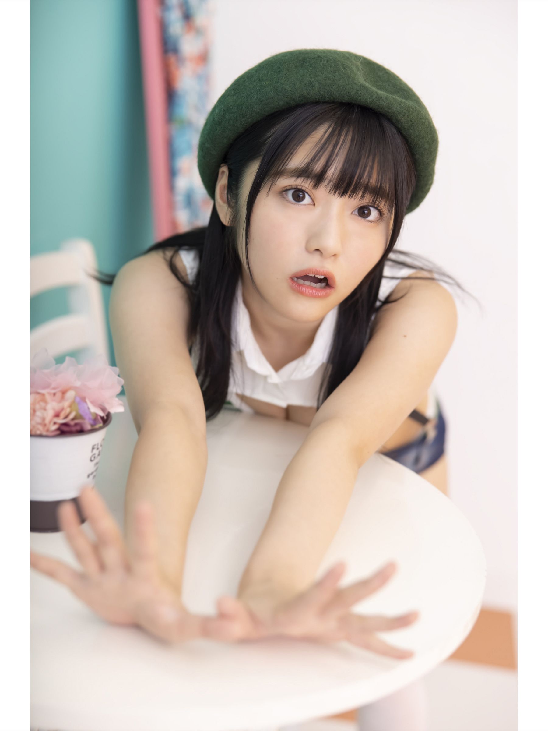 岡田彩夢 デジタル写真集 キミとキャンバスライフ [49P]