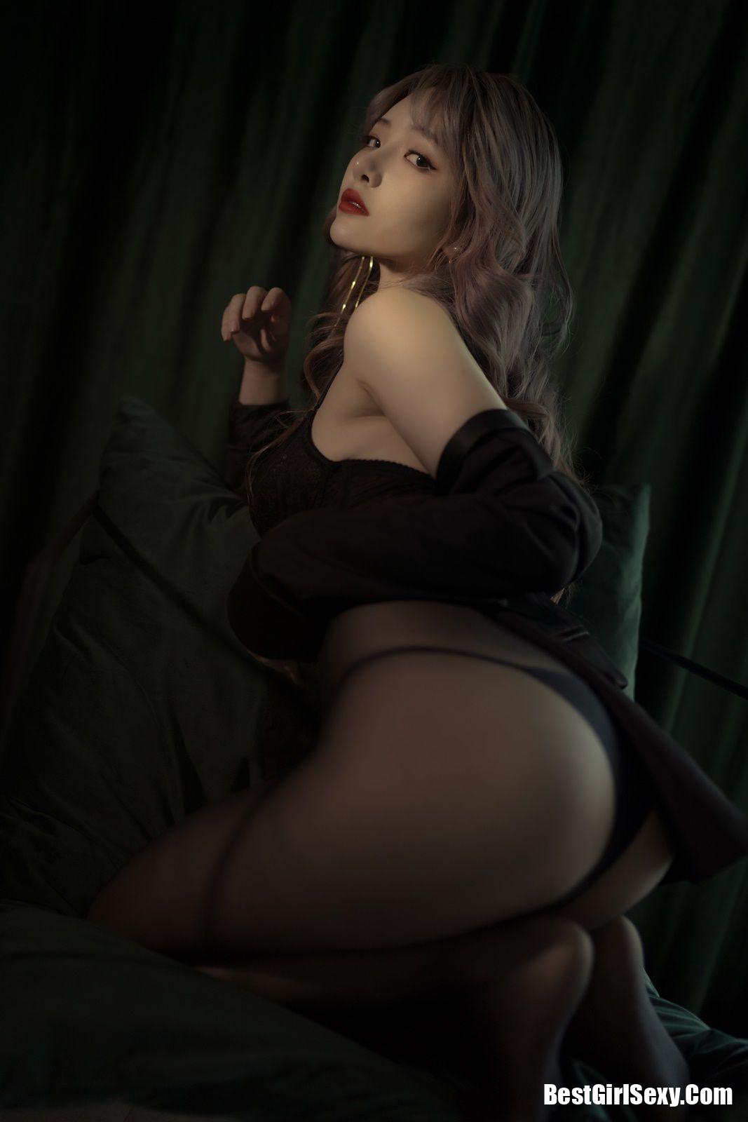 Coser@雯妹不讲道理 玫瑰内衣+西装
