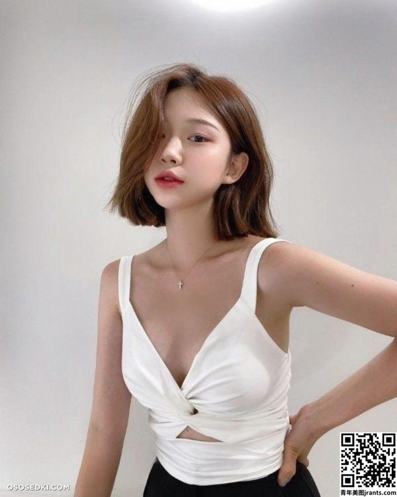 [网路收集] ONLYFANS 网站流出一批质素不错的少女大胆照片 [46P]