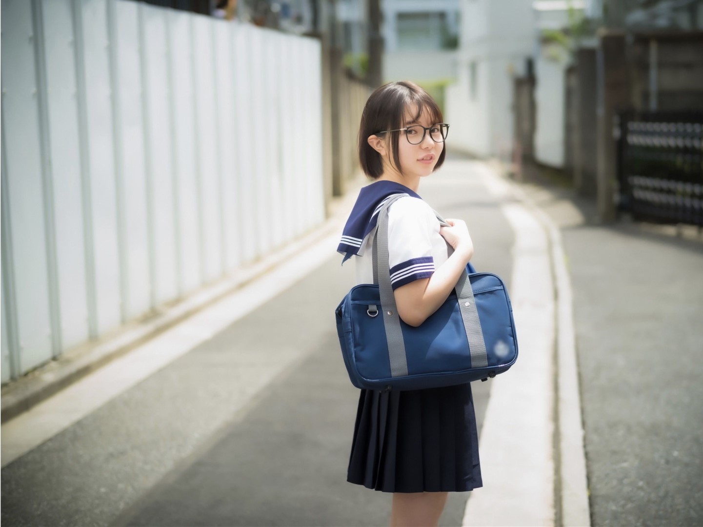 初愛ねんね グラビア写真集 眼差 [35P]