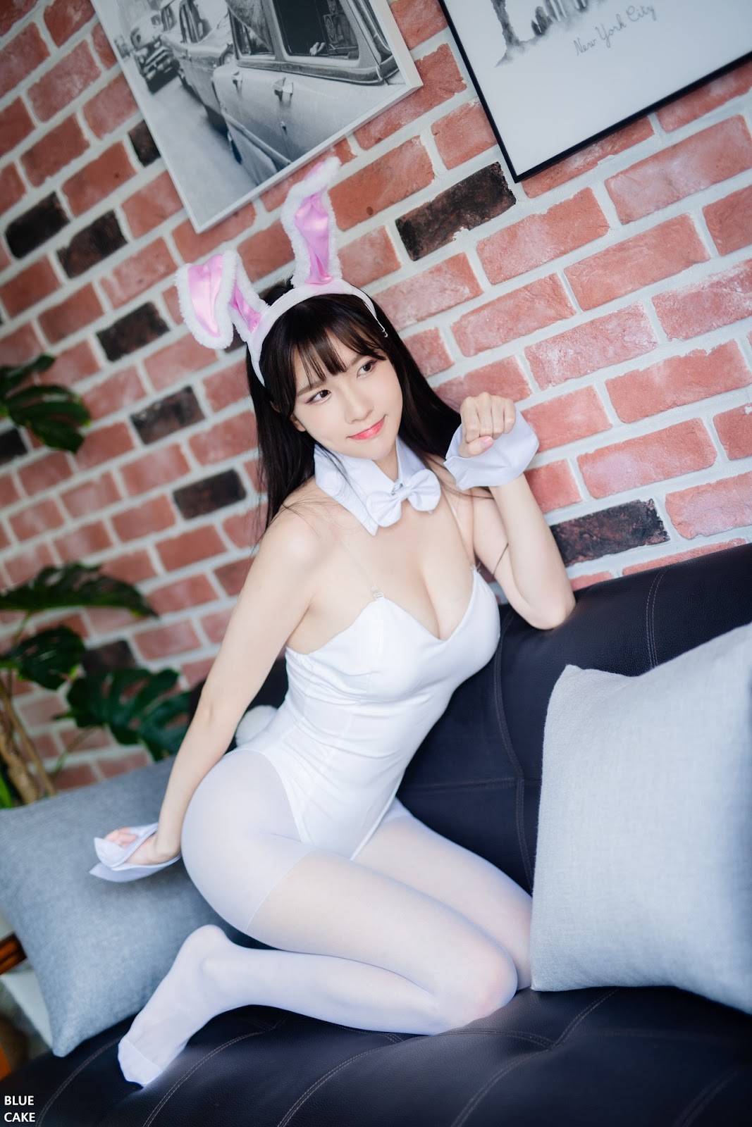 Lee Ahrin 이아린, [BLUECAKE] WHITE & BLACK BUNNY Set.01 [62P]