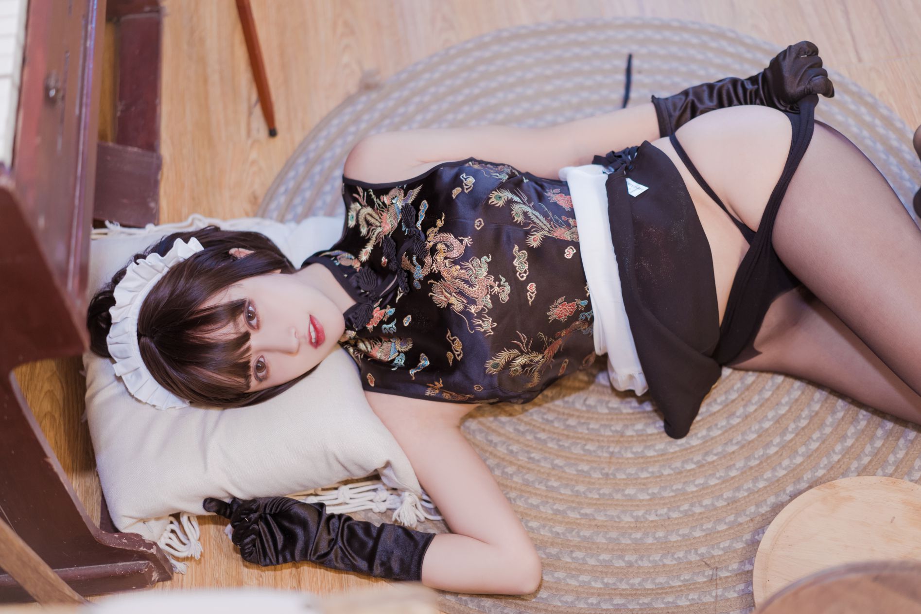 Coser@过期米线线喵 黑丝旗袍