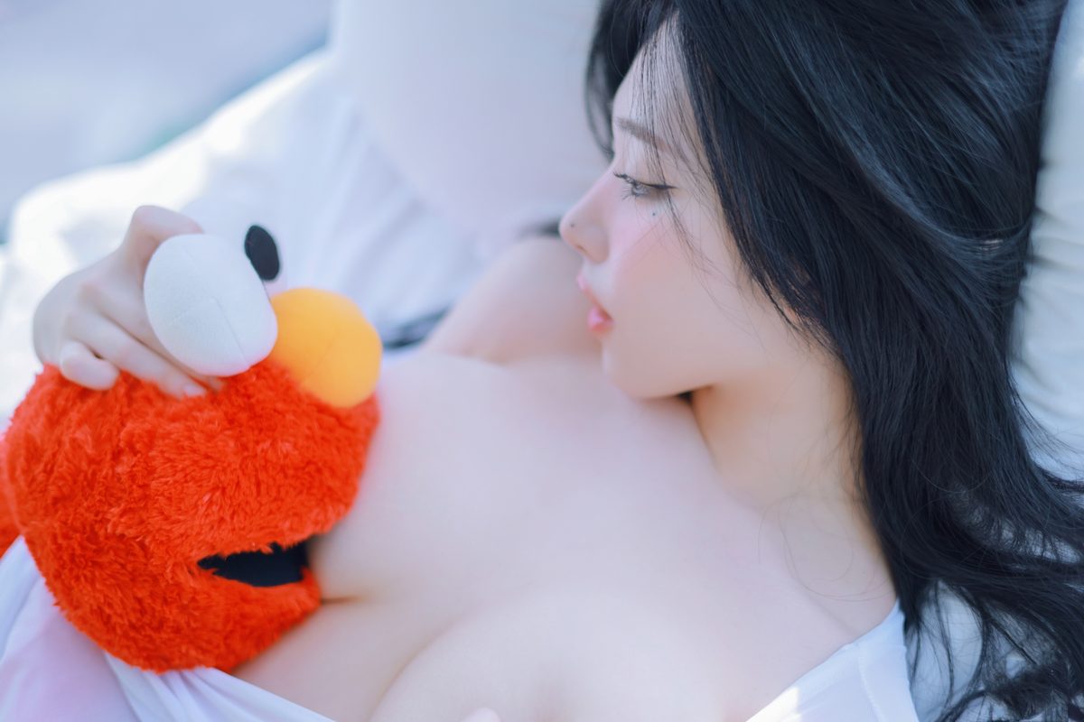 Naked – Yeon Woo 연우 Part1
