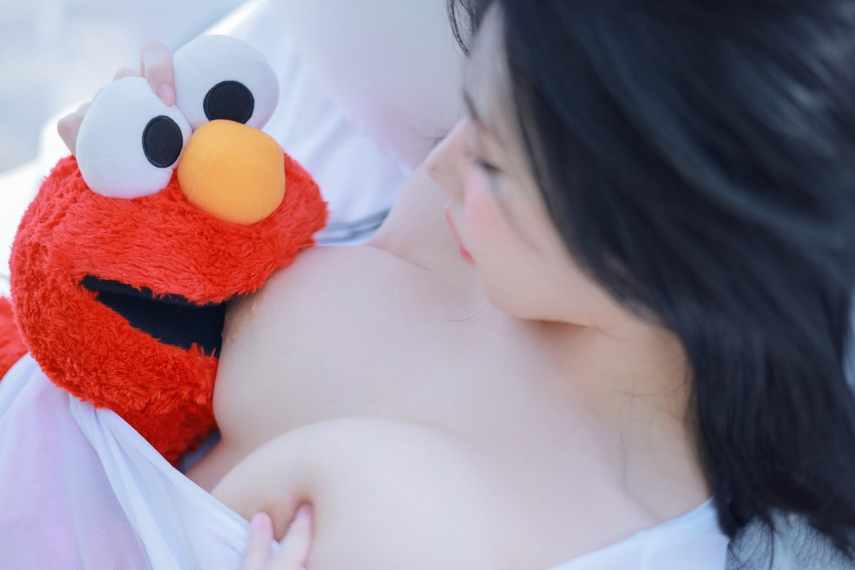 Naked – Yeon Woo 연우 Part1
